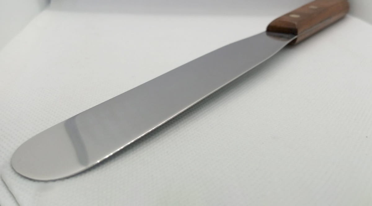 Spatula Flexible Steel Blade Wooden Handle - 6" - Image 3