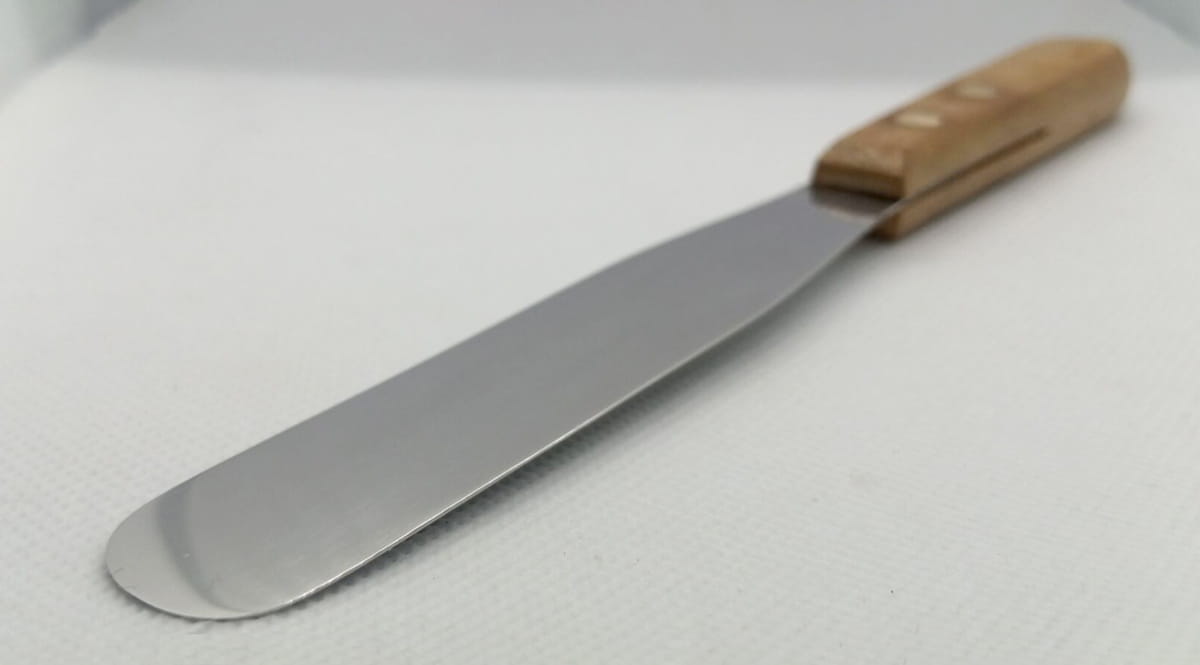 Spatula Flexible Steel Blade Wooden Handle - 4" - Image 3