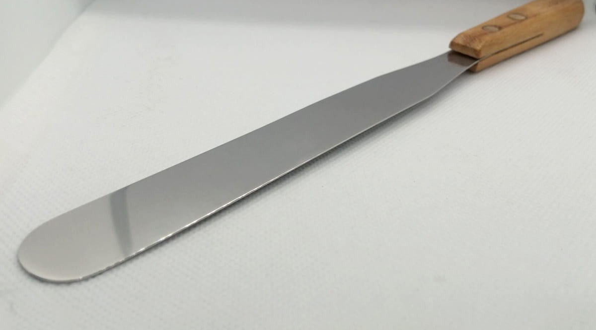 Spatula Flexible Steel Blade Wooden Handle - 6" - Image 3